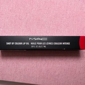 MAC shot of colour lip oil